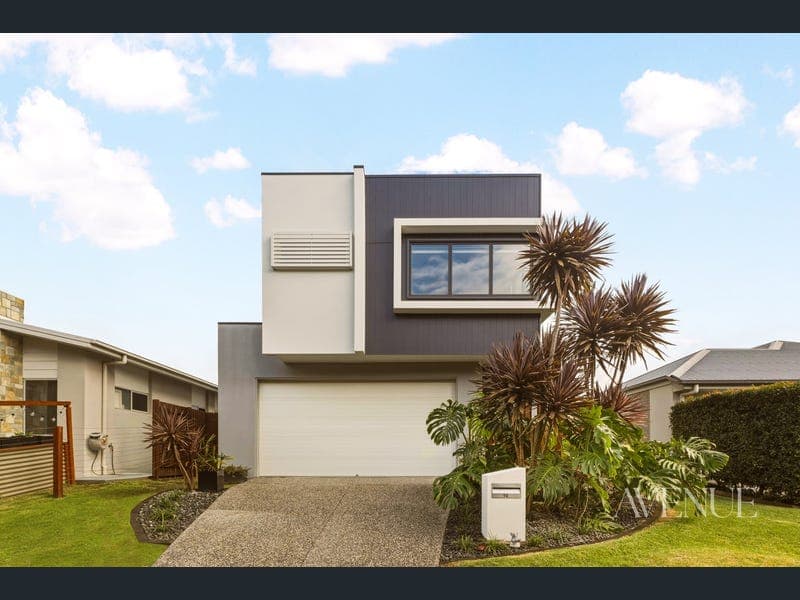 10 Woocoo Close, Pimpama — photo 1 of 5