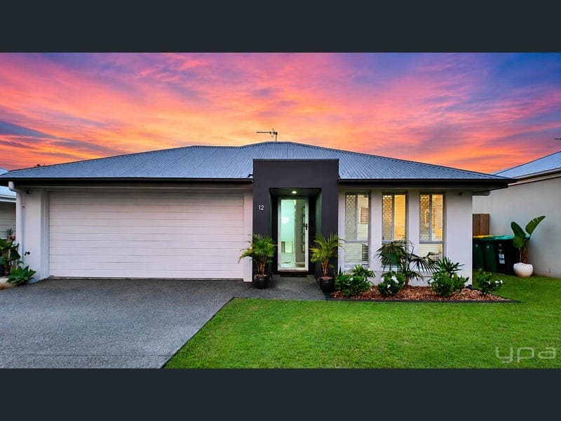 12 Rise Circuit, Pacific Pines — photo 1 of 5