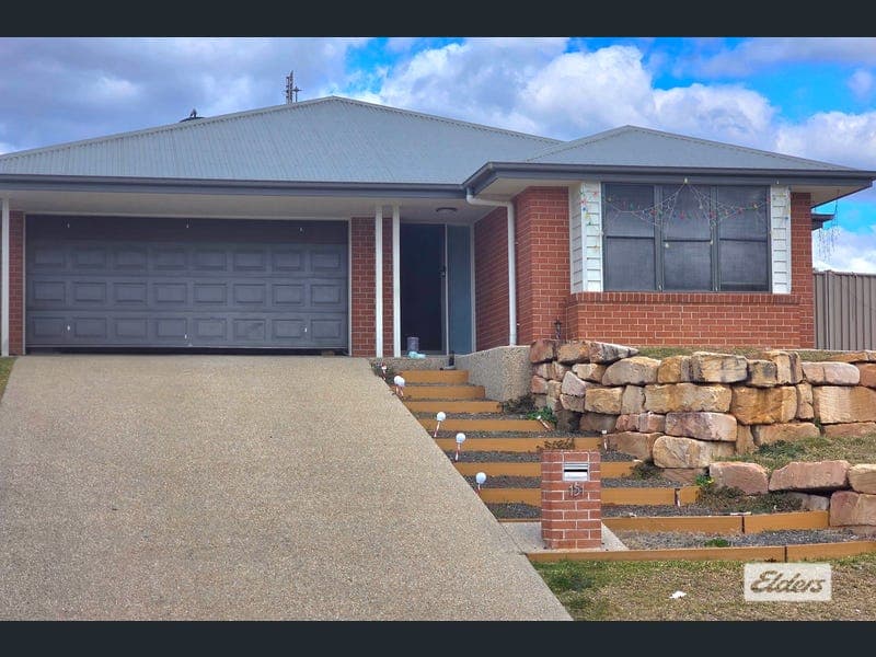 151 Cypress Pines Drive, Miles — photo 1 of 5