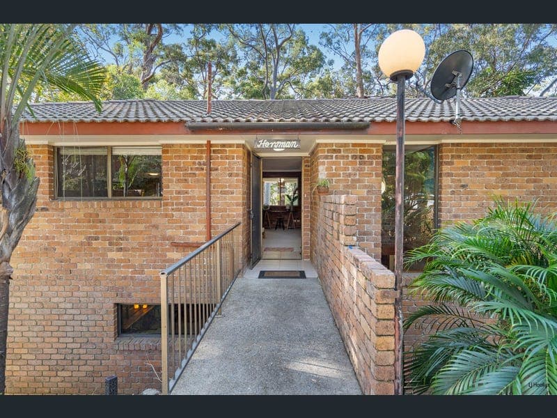 3 Horsman Road, Elanora — photo 1 of 5