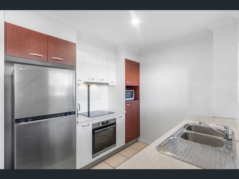 8/960 Wynnum Road, Cannon Hill — photo 1 of 5