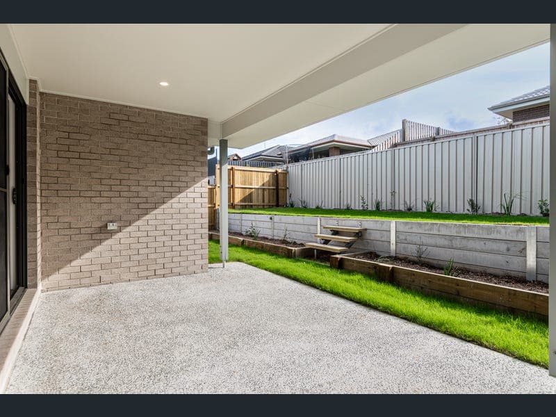 33 Paige Street, Park Ridge — photo 1 of 5