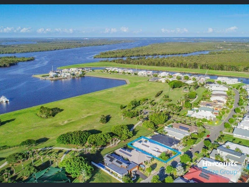 8 Marina Parade, Jacobs Well — photo 1 of 5