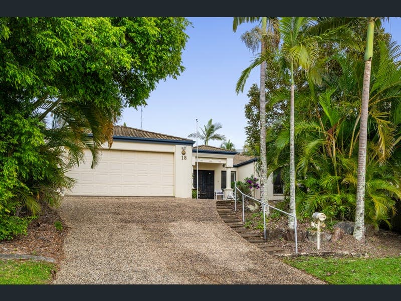 18 Crystal Waves Place, Alexandra Headland — photo 1 of 5
