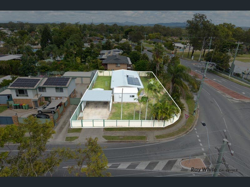 228 Middle Road, Boronia Heights — photo 1 of 5