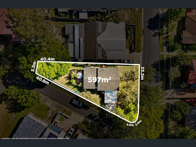 14 Woongarra Street, The Gap — photo 1 of 5