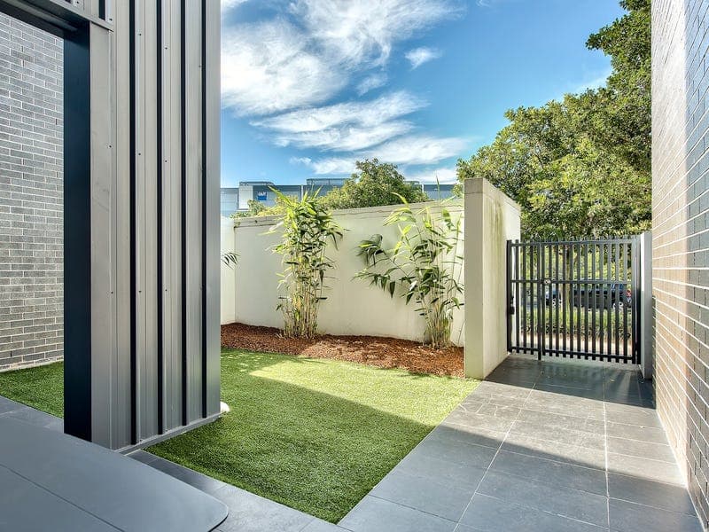 5/16 Lower Clifton Terrace, Red Hill — photo 1 of 5