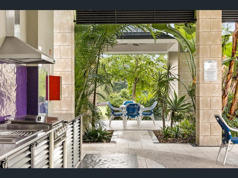 2048/1 The Vistas Drive, Carrara — photo 1 of 5