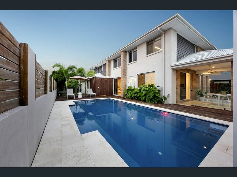2 Jamaica Street, Peregian Beach — photo 1 of 5