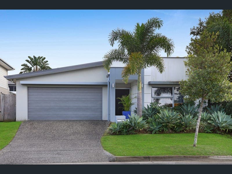 6 Jade Way, Helensvale — photo 1 of 5