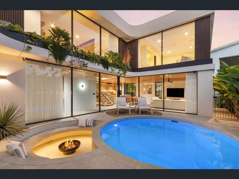 23 Walker Avenue, Palm Beach — photo 1 of 5