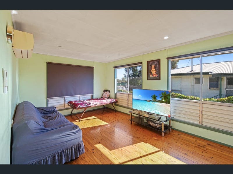 12 Munro Street, Moranbah — photo 1 of 5