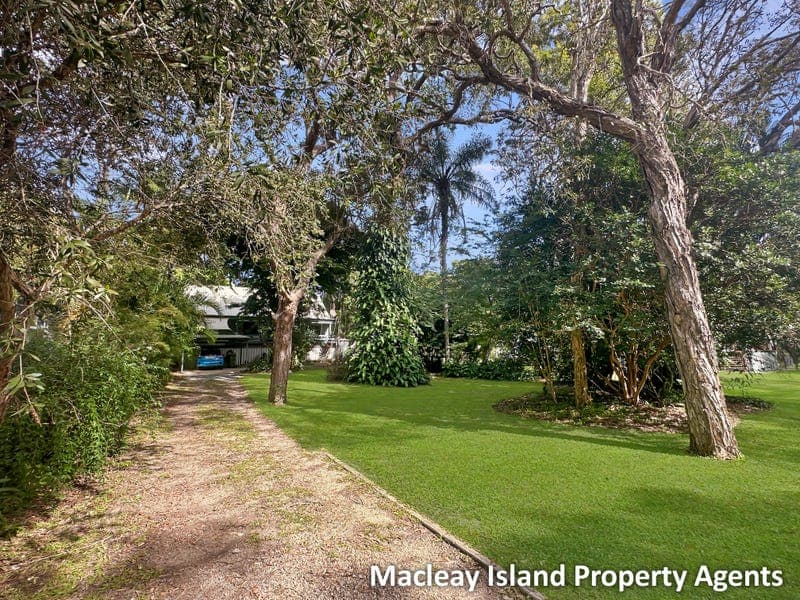 4 Wanda Street, Macleay Island — photo 1 of 5