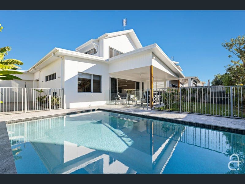 19 Offshore Street, Bokarina — photo 1 of 5
