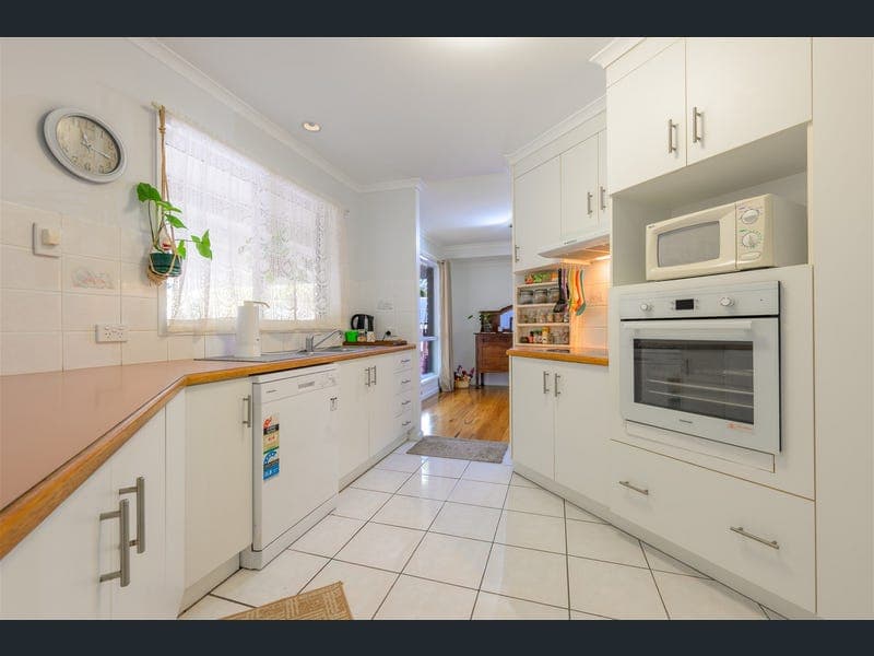 3 Kirrang Place, Boyne Island — photo 1 of 5