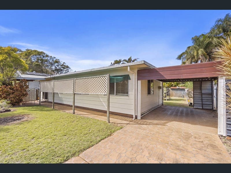 4 Dwyer Street, Beachmere — photo 1 of 5