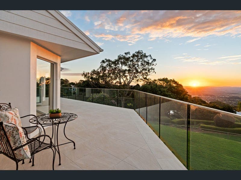 10 Robertson Crescent, Prince Henry Heights — photo 1 of 5