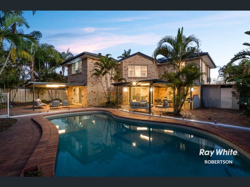 46 Honeysuckle Way, Calamvale — photo 1 of 5