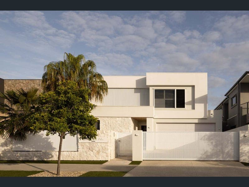 96 Coolum Parade, Newport — photo 1 of 5