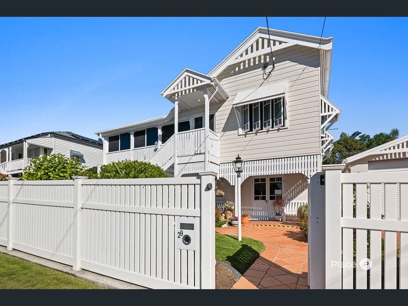 29 Mcilwraith Avenue, Norman Park — photo 1 of 5
