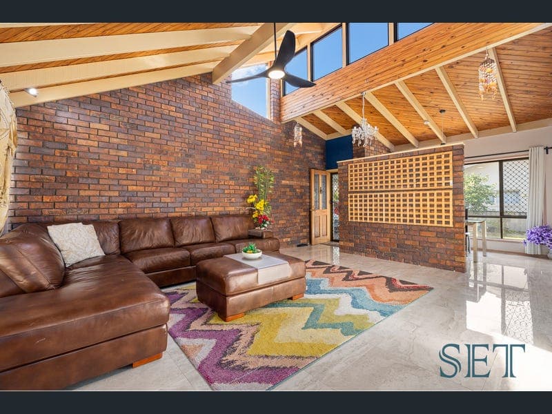 36 Emblem Street, Jamboree Heights — photo 1 of 5