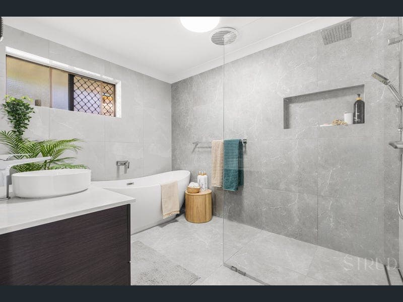 72 Alawoona Street, Redbank Plains — photo 1 of 5