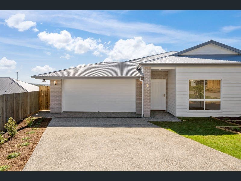 1/3 Botha Court, Cotswold Hills — photo 1 of 5