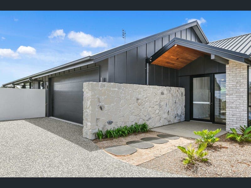 18 Yallambee Way, Highfields — photo 1 of 5