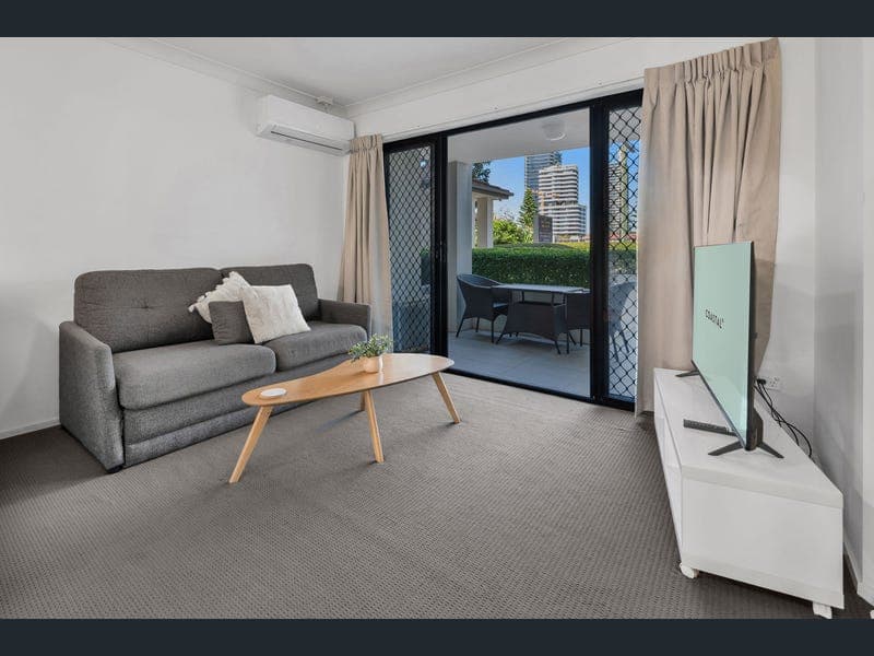 2/9-13 Margaret Avenue, Broadbeach — photo 1 of 5