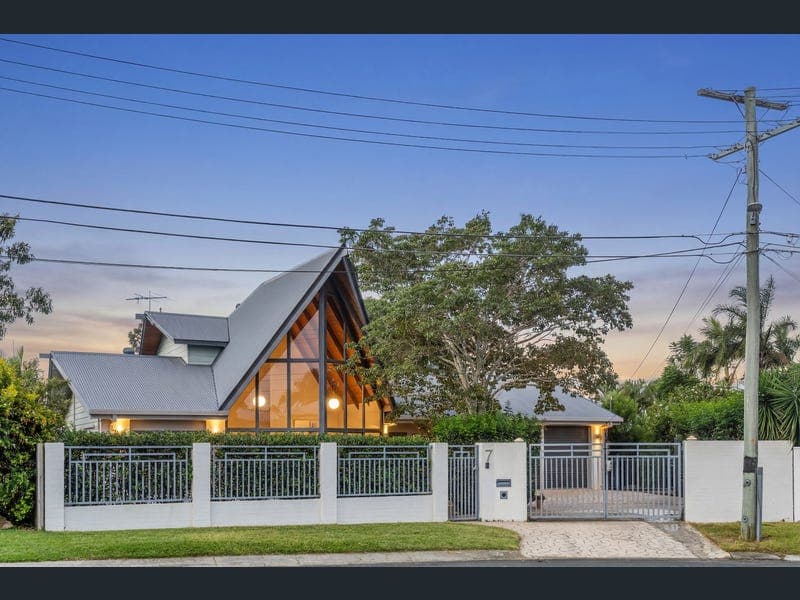 7 Circle Court, Rochedale South — photo 1 of 5