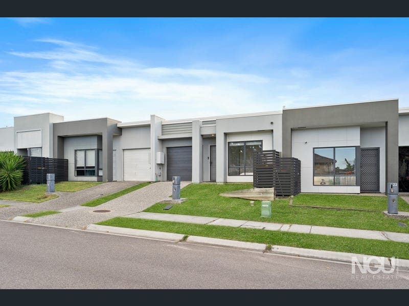 20 Fleming Street, Logan Reserve — photo 1 of 5