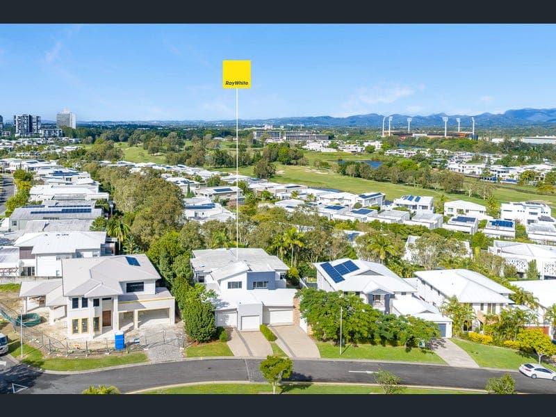 7008A Vista Drive, Benowa — photo 1 of 5