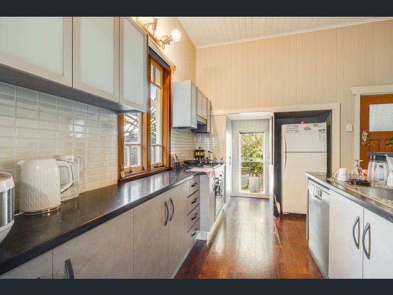 7 Kingston Street, Toowoomba City — photo 1 of 5