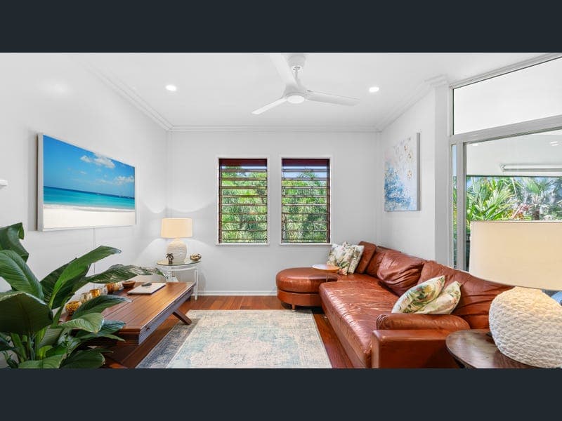 11/23-25 Veivers Road, Palm Cove — photo 1 of 5