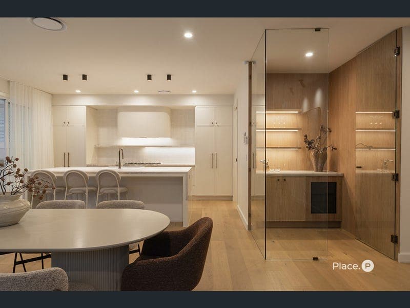 90 Chamberlain Street, Tarragindi — photo 1 of 5