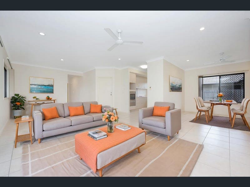 10 Hexham Close, Burdell — photo 1 of 5