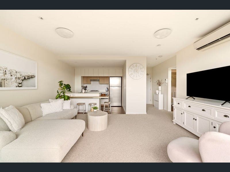 50103/37B Harbour Road, Hamilton — photo 1 of 5
