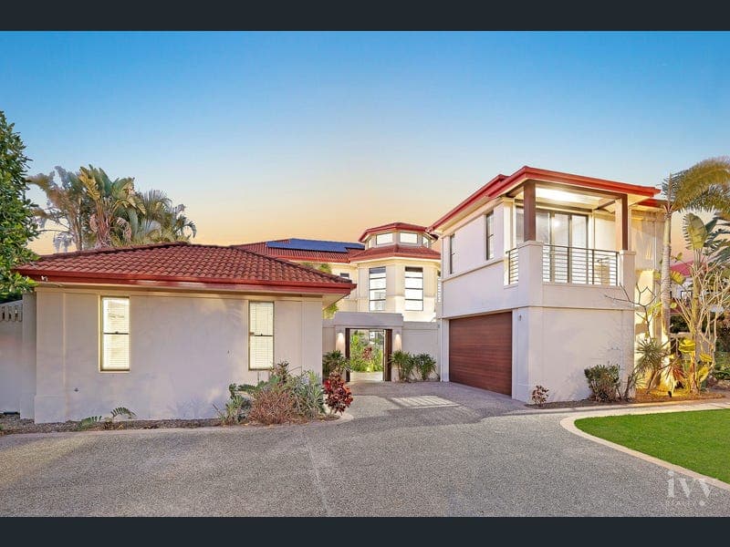 3103 Riverleigh Drive, Hope Island — photo 1 of 5