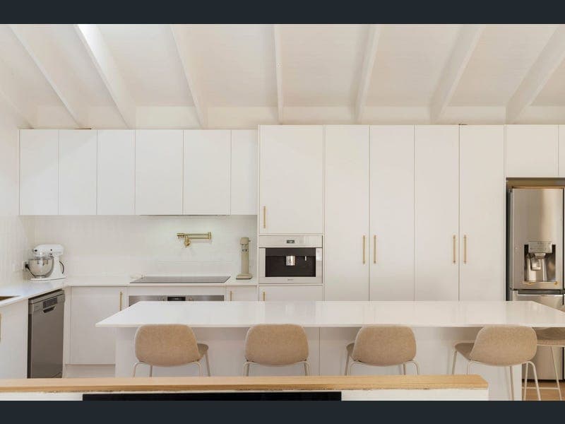 1 Dromana Crescent, Helensvale — photo 1 of 5