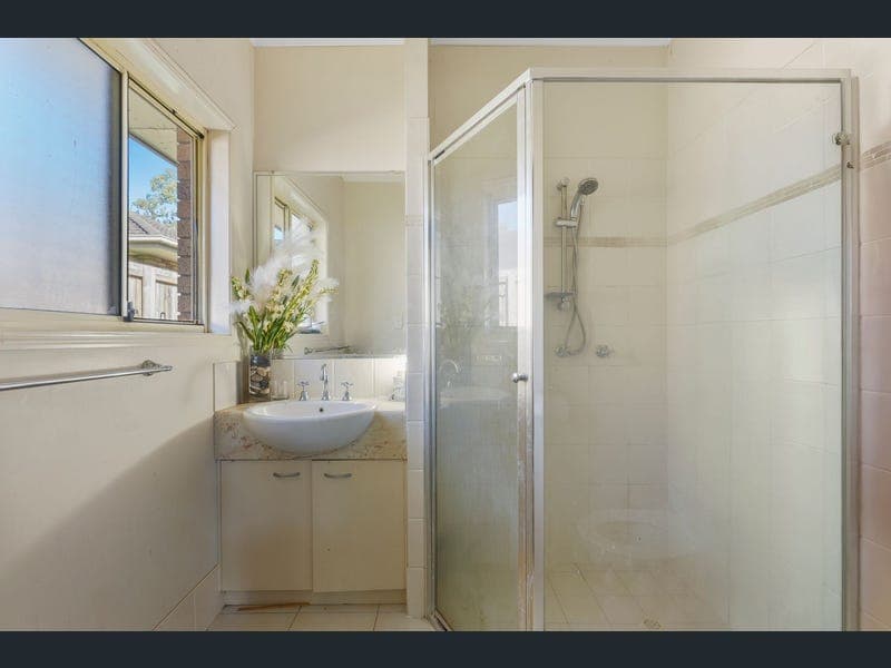 36 Holliday Drive, Edens Landing — photo 1 of 5