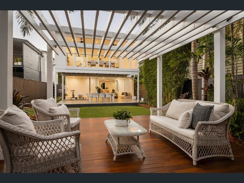 76 Swan Street, Gordon Park — photo 1 of 5