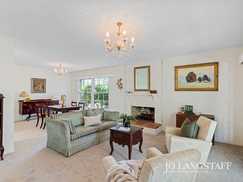 5 Jedburgh Street, Kenmore — photo 1 of 5