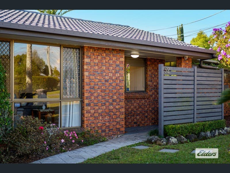 92 Springfield Crescent, Daisy Hill — photo 1 of 5