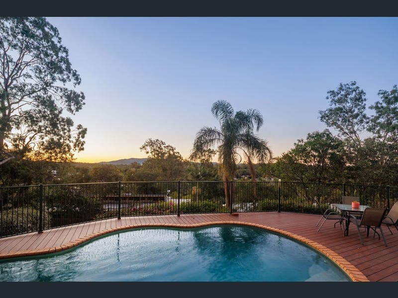 27 Pinkwood Street, Bellbowrie — photo 1 of 5