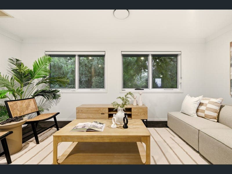 32 Grevillea Place, Bridgeman Downs — photo 1 of 5
