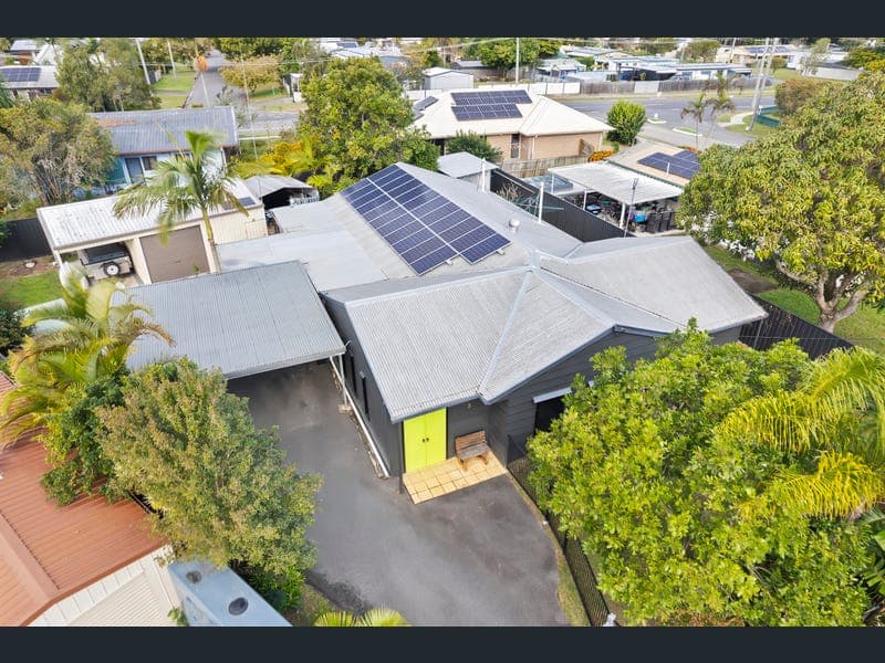 3 Grove Crescent, Beachmere — photo 1 of 5