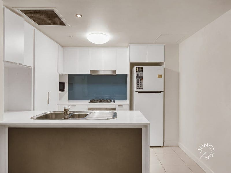 1109/108 Albert Street, Brisbane City — photo 1 of 5