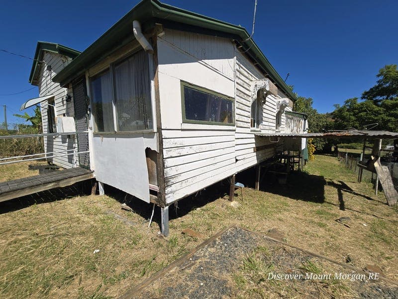 12 James Street, Mount Morgan — photo 1 of 5