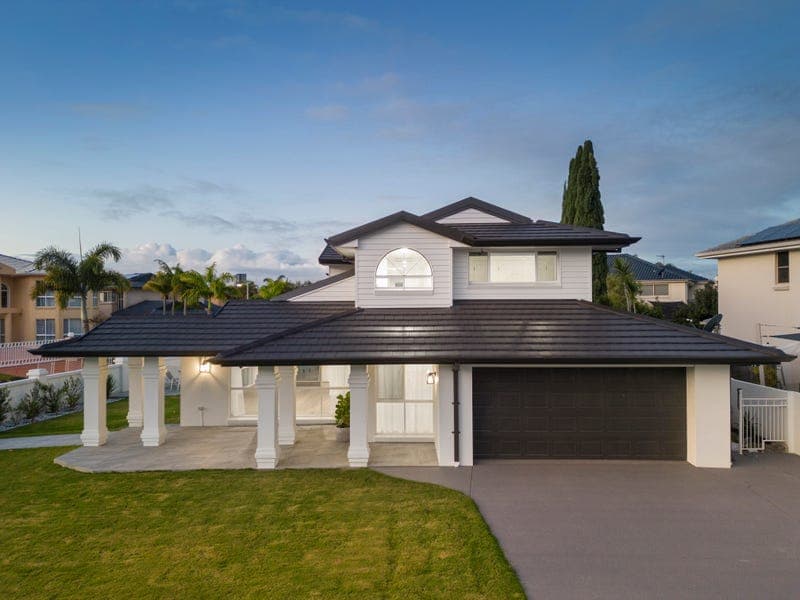 1 Montego Court, Mermaid Waters — photo 1 of 5