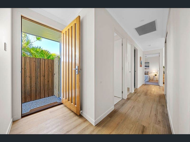 1/150 James Street, Redland Bay — photo 1 of 5